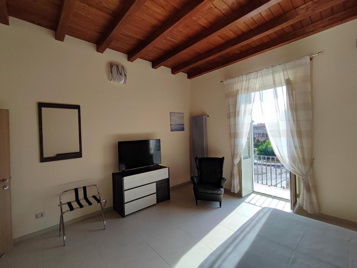 In Centro Rooms And Apartments Isola di Liri Экстерьер фото