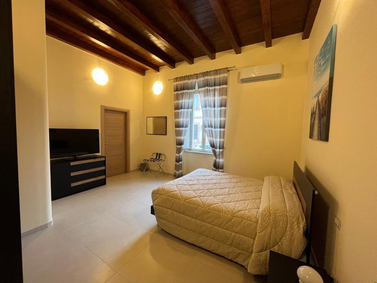 In Centro Rooms And Apartments Isola di Liri Экстерьер фото