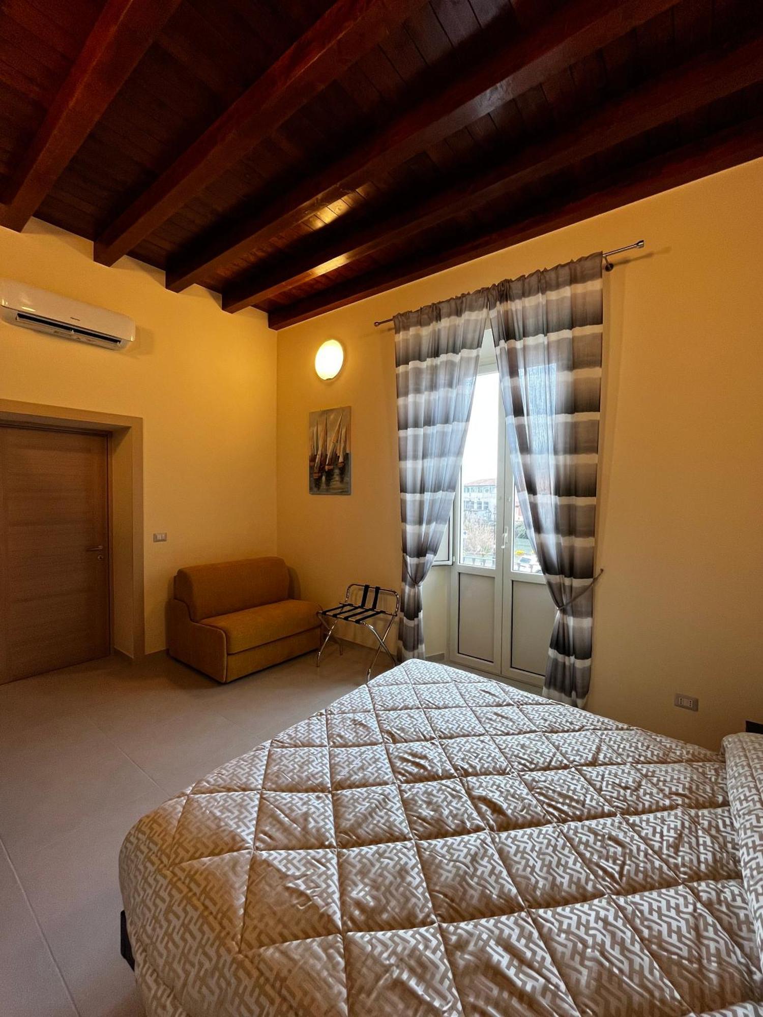 In Centro Rooms And Apartments Isola di Liri Экстерьер фото