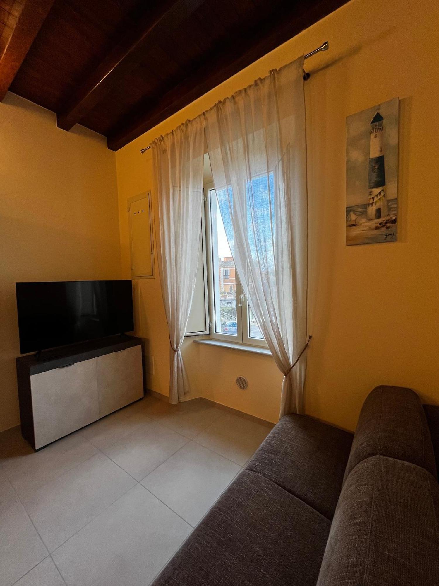 In Centro Rooms And Apartments Isola di Liri Экстерьер фото