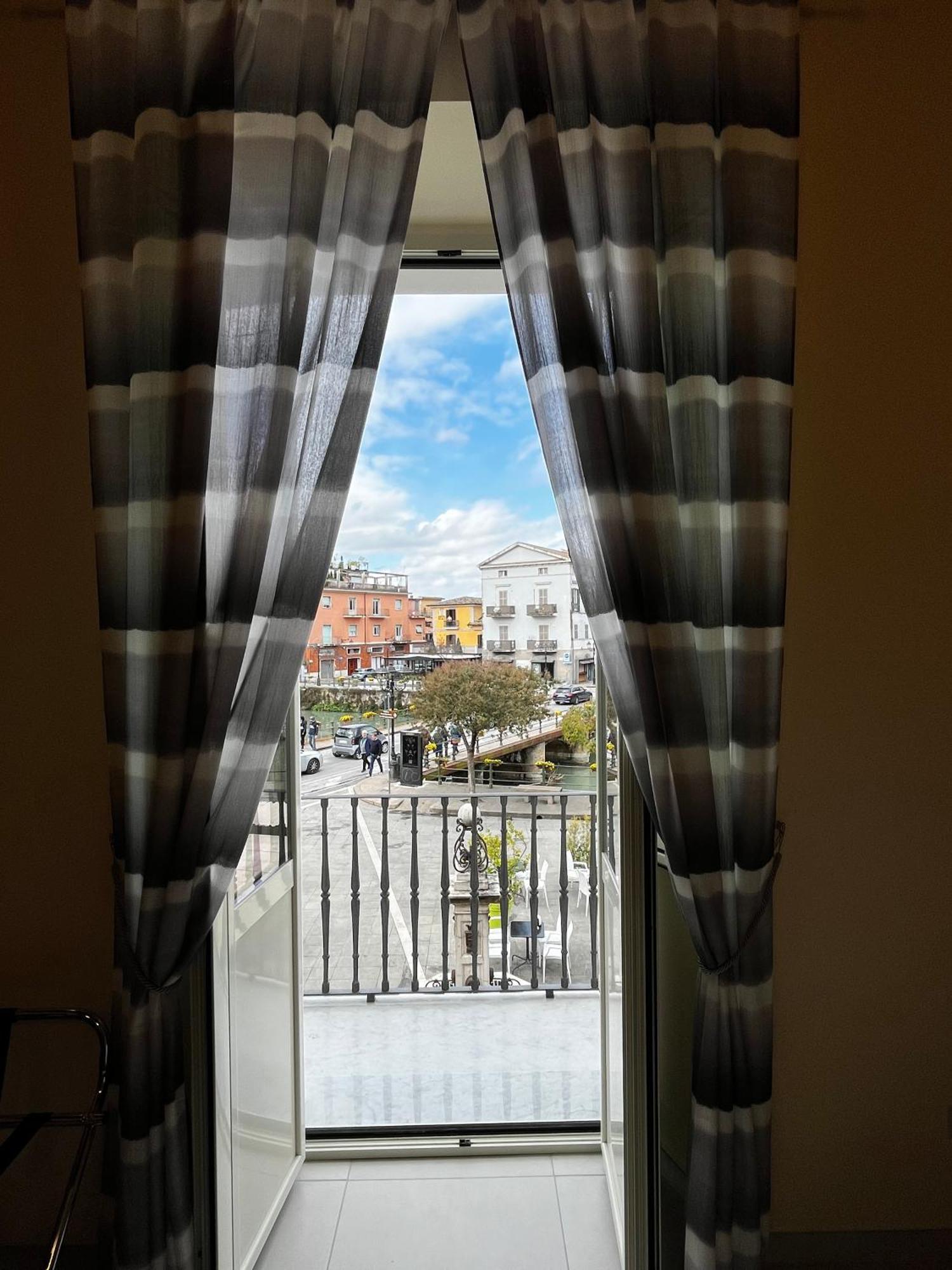 In Centro Rooms And Apartments Isola di Liri Экстерьер фото